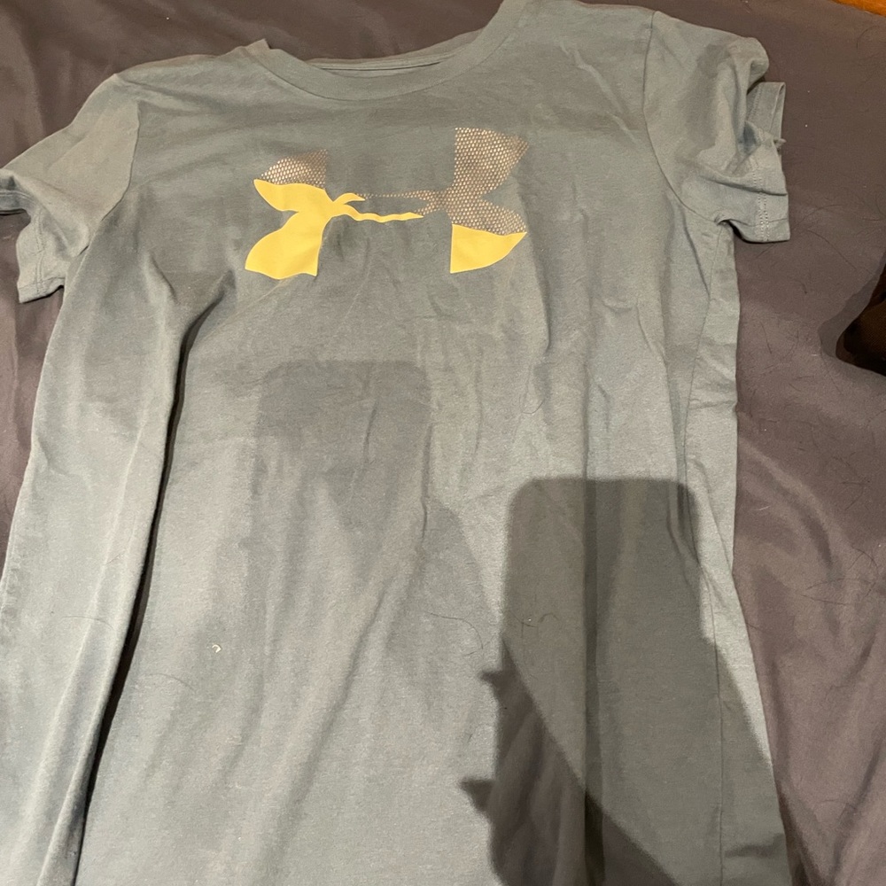 Under armor shirt